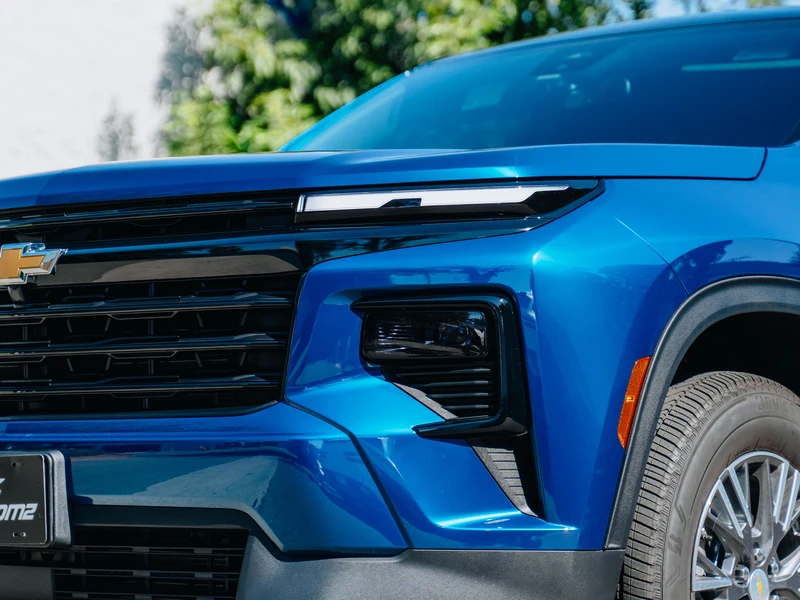 Chevrolet Traverse Blue — photo 4 — Hussle Customz Los Angeles