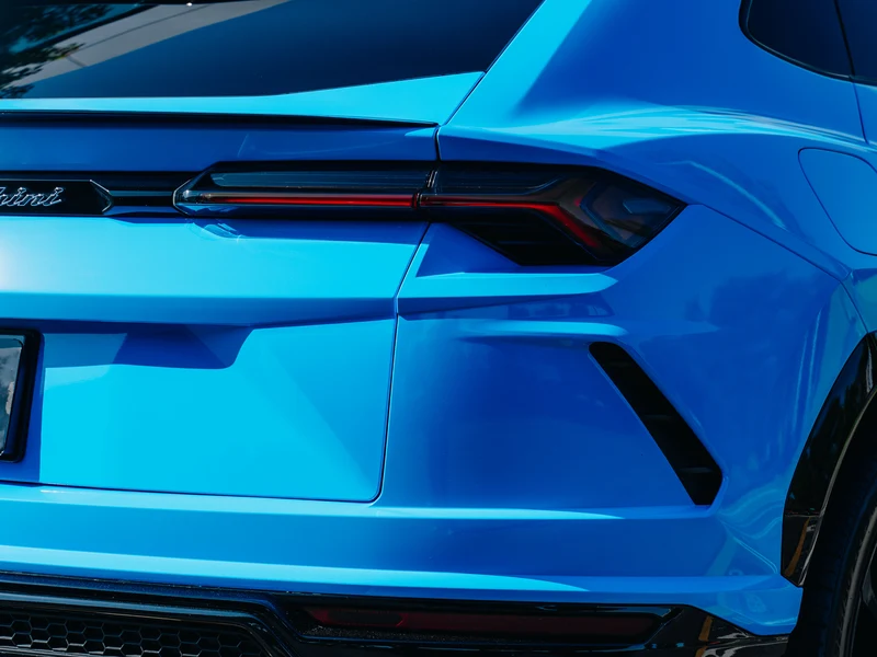 Lamborghini Urus — Gloss Baby Blue Vinyl Wrap