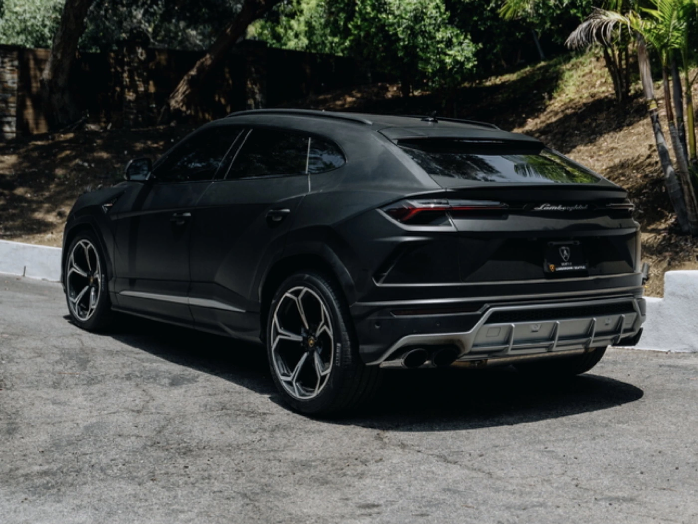 Lamborghini Urus Matte Black Vinyl Wrap — photo 2 — Hussle Customz Los Angeles