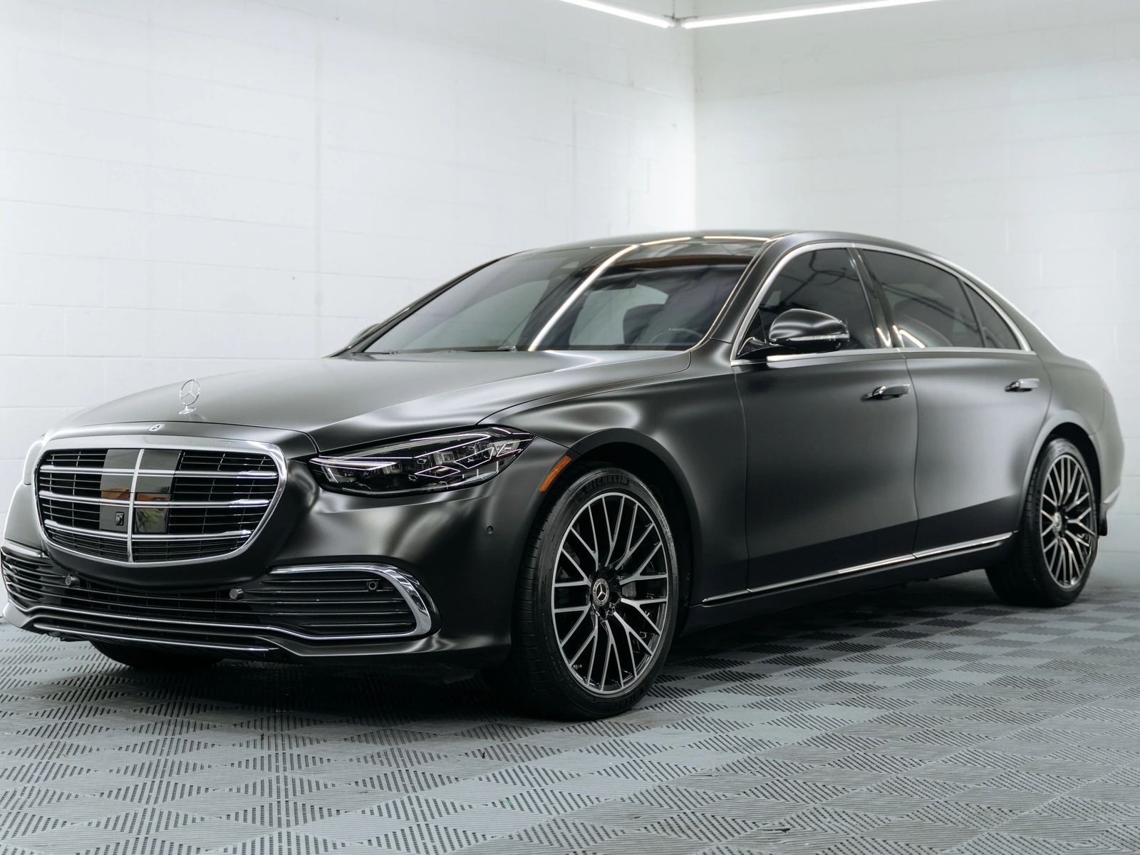 Mercedes S580 Satin Black — photo 4 — Hussle Customz Los Angeles