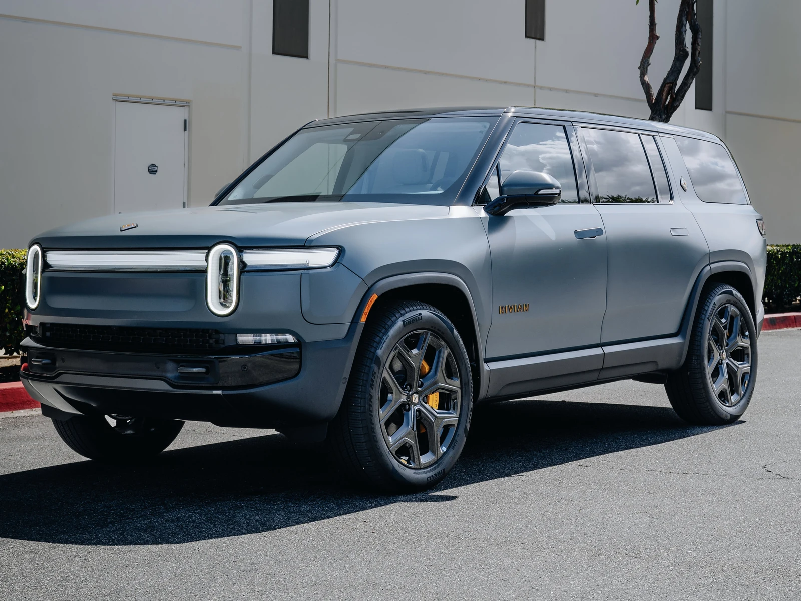 Rivian R1S — Matte PPF, Ceramic Tint, Ceramic Coating | Hussle Customz