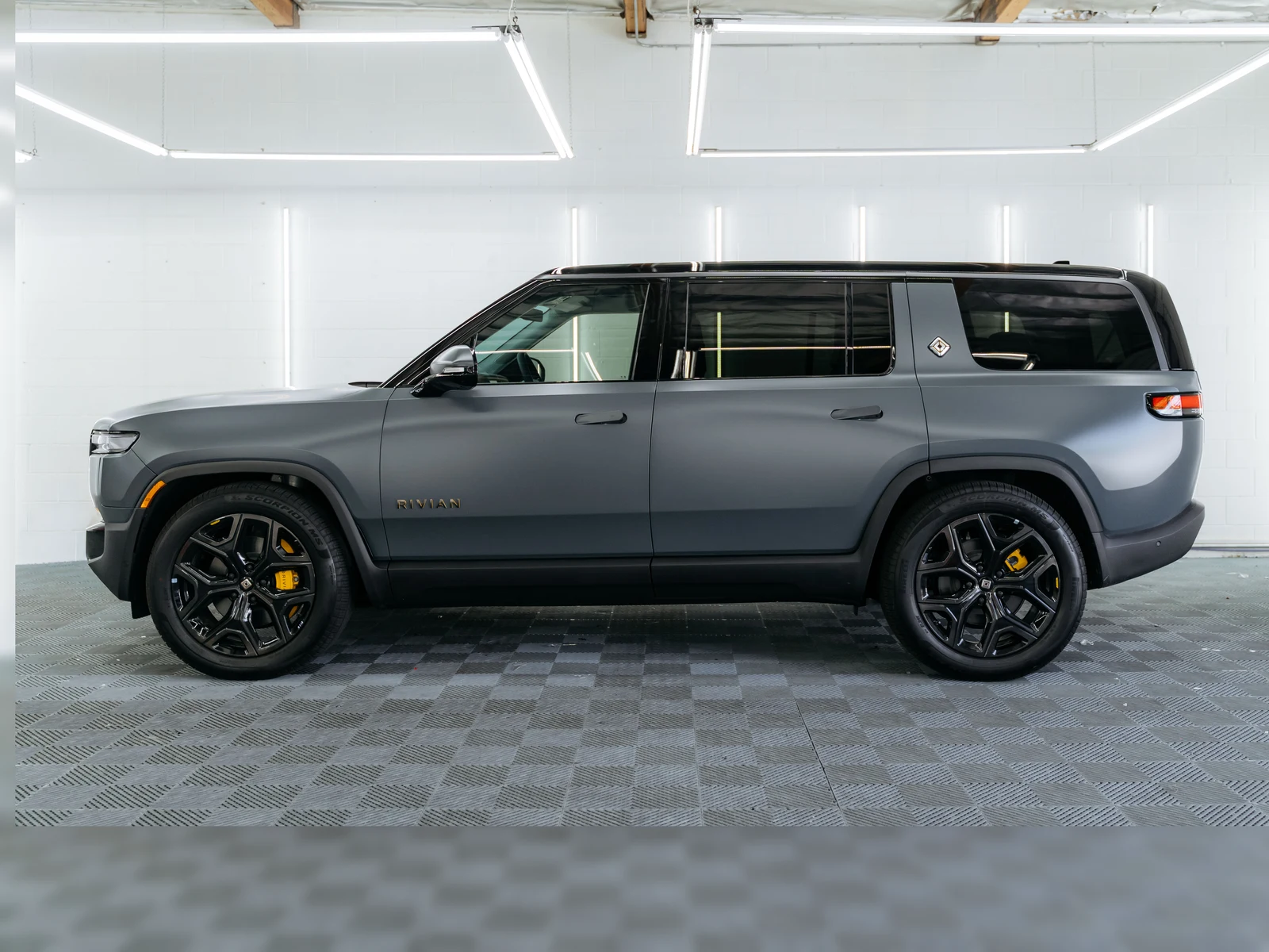 Rivian R1S Matte PPF, Ceramic Tint, Ceramic Coating — photo 2 — Hussle Customz Los Angeles