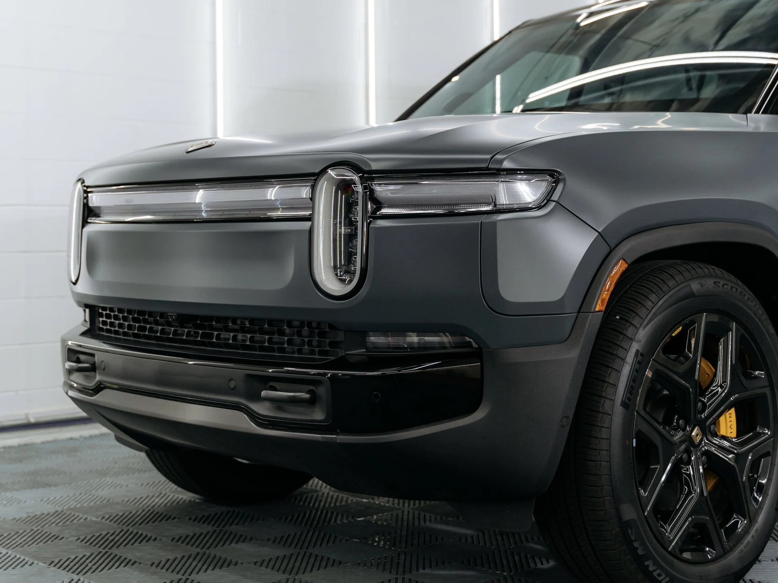 Rivian R1S Matte PPF, Ceramic Tint, Ceramic Coating — photo 4 — Hussle Customz Los Angeles