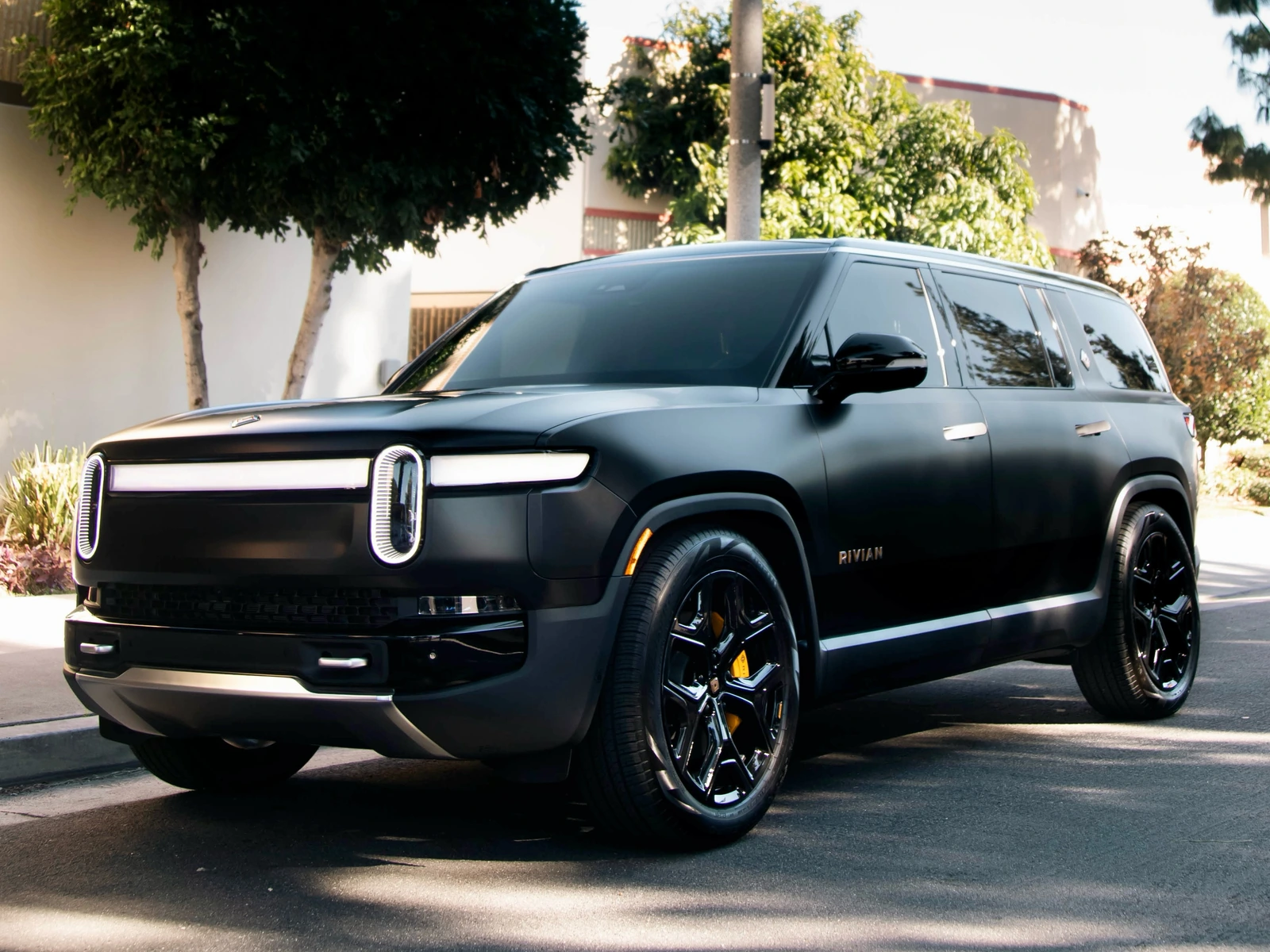 Rivian R1S — PPF | Hussle Customz